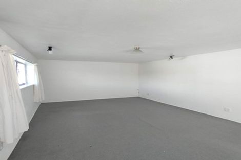 Photo of property in 21 Pendlebury Street, Green Bay, Auckland, 0604