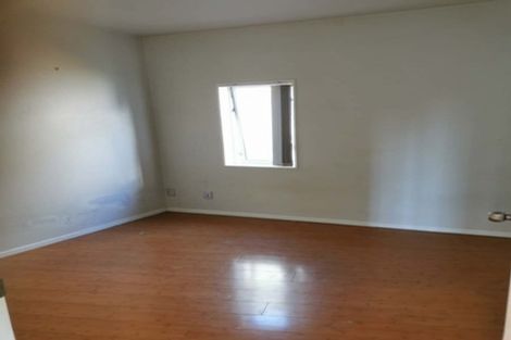 Photo of property in 11 Potter Avenue, Northcote, Auckland, 0627