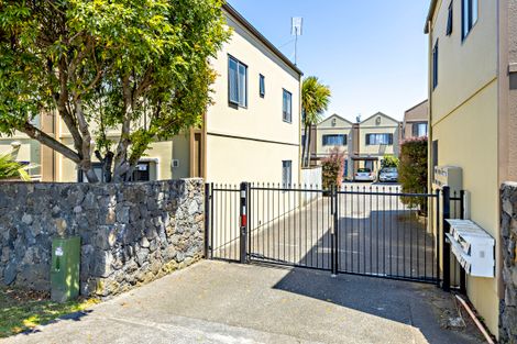 Photo of property in 5v Dryden Place, Mount Wellington, Auckland, 1051
