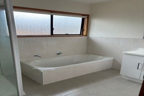 Photo of property in 2/8 Jutland Road, Hauraki, Auckland, 0622