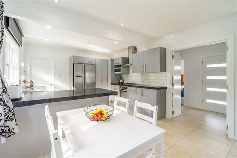 Photo of property in 1 Moeraki Road, Maoribank, Upper Hutt, 5018