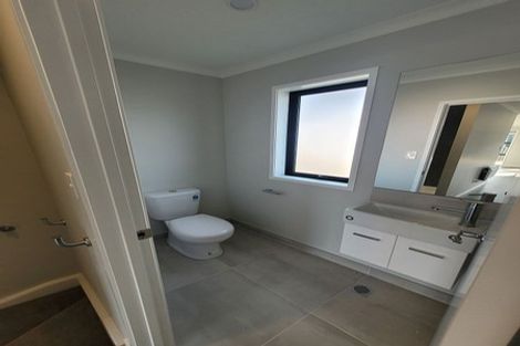 Photo of property in 8 Kawapani Lane, Kumeu, 0810