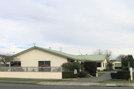 Photo of property in 2/239 Warwick Road, Mayfair, Hastings, 4122