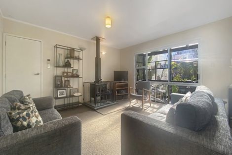 Photo of property in 2/24 Amberley Avenue, Te Atatu South, Auckland, 0610