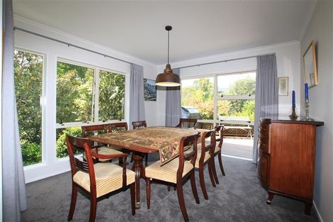 Photo of property in 10 Woodfern Crescent, Titirangi, Auckland, 0604