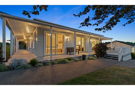Photo of property in 72 Hermitage Road, Waiuku, 2682