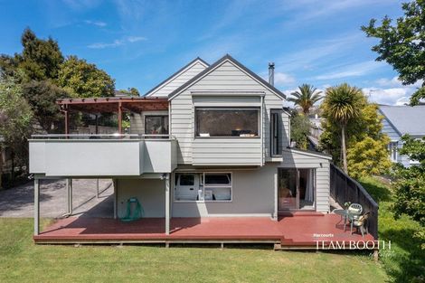 Photo of property in 126 Lynn Road, Bayview, Auckland, 0629