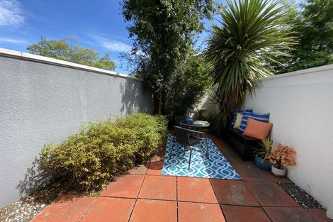 Photo of property in 7 Oakford Close, Riccarton, Christchurch, 8011