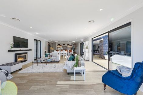 Photo of property in 99 Stoneridge Terrace, Whitford, Manurewa, 2576