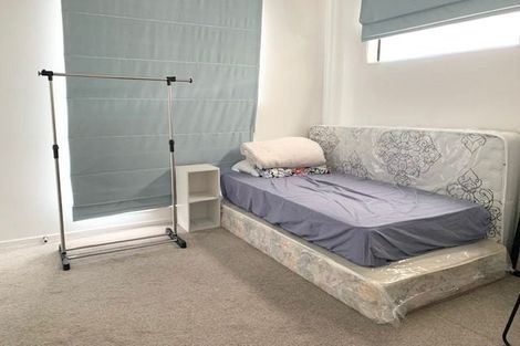 Photo of property in 32 Morihana Close, Glen Eden, 0602