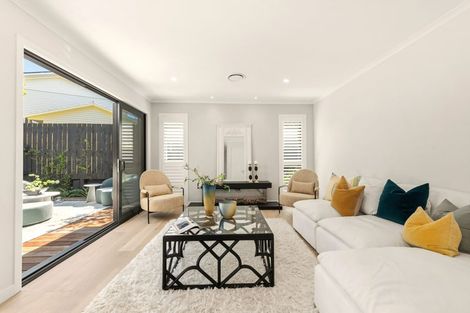 Photo of property in 42c Gordon Avenue, Milford, Auckland, 0620