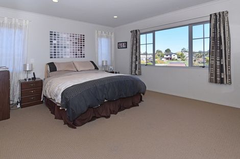 Photo of property in 52 Belfry Place, Wattle Downs, Auckland, 2103