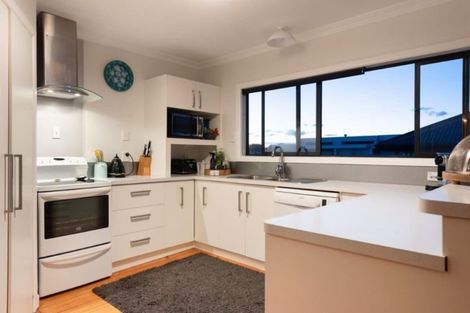 Photo of property in 4 Oceanbeach Road, Mount Maunganui, 3116