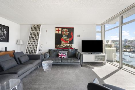 Photo of property in Dorchester Apartments, 144 Oriental Parade, Oriental Bay, Wellington, 6011