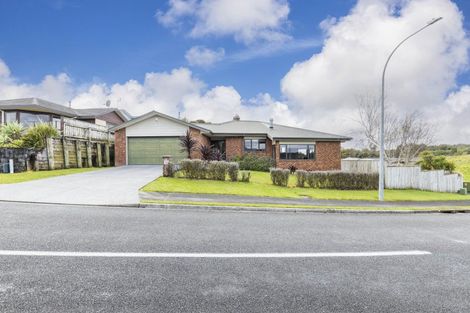 Photo of property in 5 Rotokare Crescent, Whalers Gate, New Plymouth, 4310