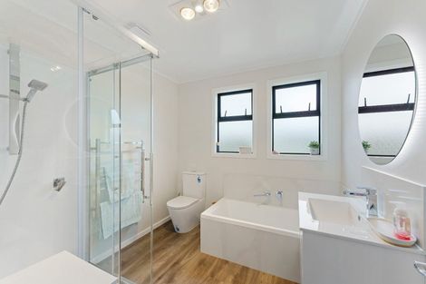 Photo of property in 76 Marine Parade, Otaki Beach, Otaki, 5512