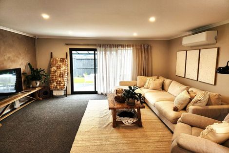 Photo of property in 13 Kakariki Lane, Rototuna North, Hamilton, 3210