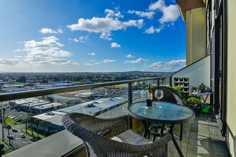 Photo of property in The Rennaissance, 16d/18 Ronwood Avenue, Manukau, Auckland, 2104