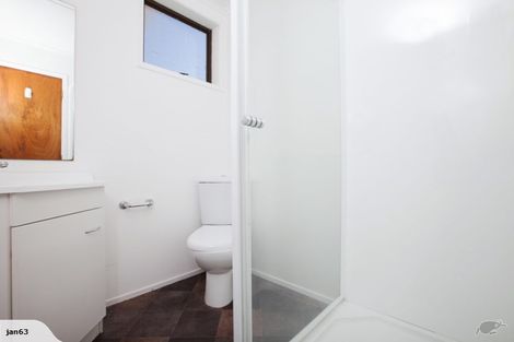 Photo of property in 9 Hoyle Place, New Plymouth, 4310