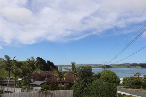 Photo of property in 32 Oxford Street, Whakapirau, Maungaturoto, 0583