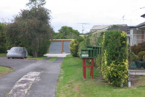 Photo of property in 2/32 Evelyn Place, Hillcrest, Auckland, 0627