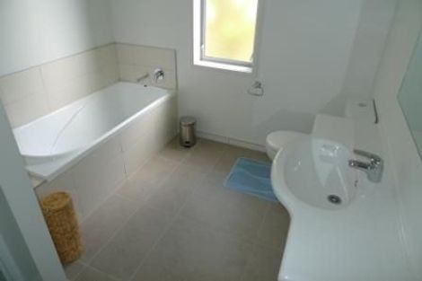 Photo of property in 25 Tamworth Crescent, Newlands, Wellington, 6037