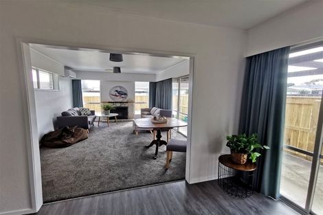 Photo of property in 16a Kings Drive, Levin, 5510