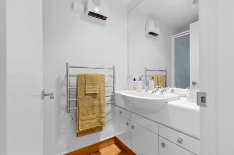 Photo of property in 82 Panorama Terrace, Queenstown, 9300