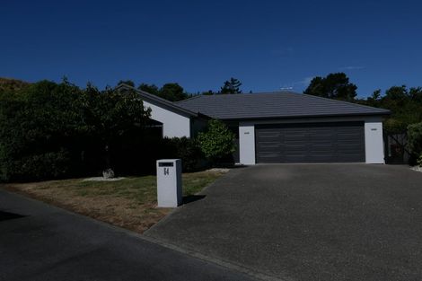 Photo of property in 64 Lorna Irene Drive, Raumati South, Paraparaumu, 5032