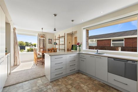 Photo of property in 6 Dulles Place, Papanui, Christchurch, 8053