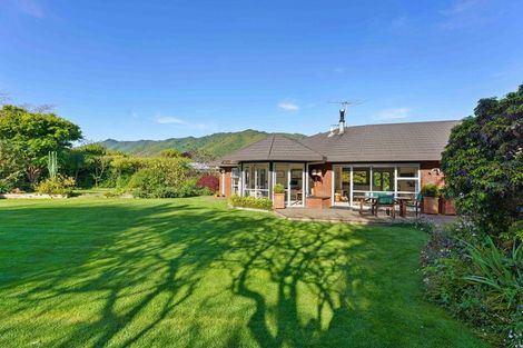 Photo of property in 9a Karaka Grove, Waikanae, 5036