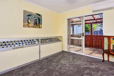 Photo of property in 16 Caversham Drive, Torbay, Auckland, 0630
