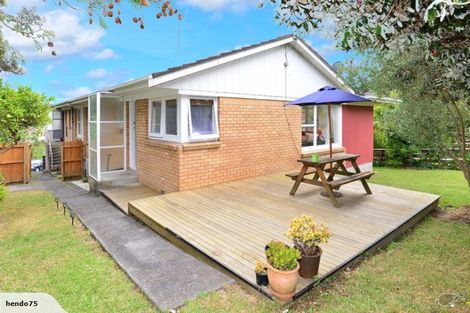 Photo of property in 2/97 Archers Road, Hillcrest, Auckland, 0629