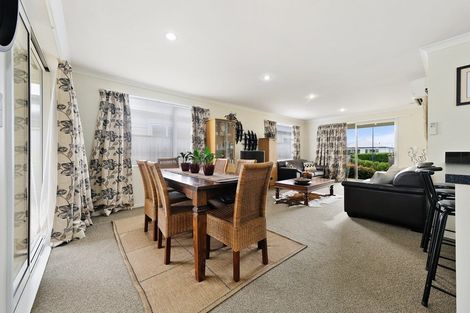 Photo of property in 19 Pounamu Place, Pegasus, 7612