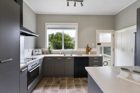 Photo of property in 188 Brooklands Road, Vogeltown, New Plymouth, 4310