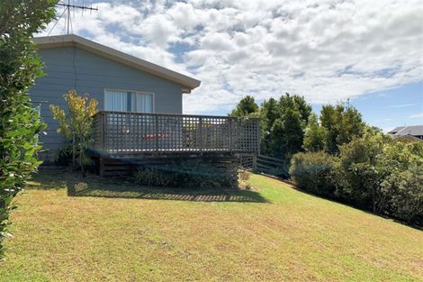 Photo of property in 1427 Whangaparaoa Road, Army Bay, Whangaparaoa, 0930
