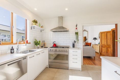 Photo of property in 10 Mcdonald Street, Napier South, Napier, 4110