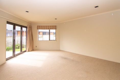 Photo of property in 4 Johnstone Drive, Fitzherbert, Palmerston North, 4410