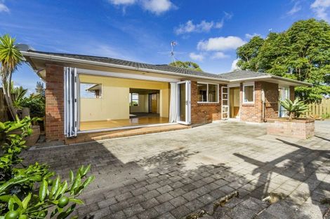 Photo of property in 9 Selwyn Crescent, Forrest Hill, Auckland, 0620