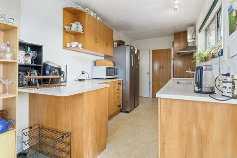 Photo of property in 342 Glenfield Road, Glenfield, Auckland, 0629