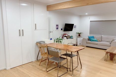 Photo of property in 2/134 Onewa Road, Northcote, Auckland, 0627