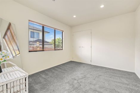 Photo of property in 11 Fairchild Avenue, Goodwood Heights, Auckland, 2105