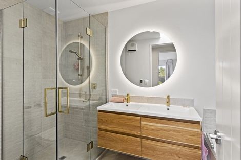 Photo of property in 10 Pendeen Crescent, Jacks Point, Queenstown, 9371