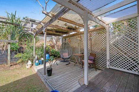 Photo of property in 23 Mangakura Road, Helensville, 0800