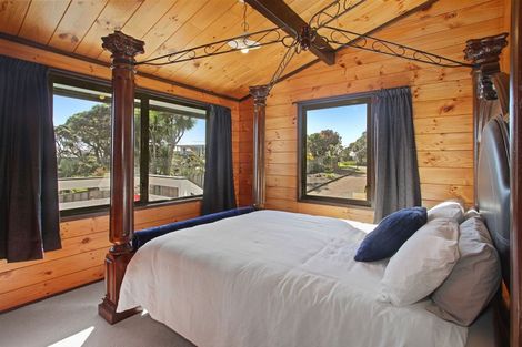 Photo of property in 100 Wharf Road, Clarks Beach, Pukekohe, 2679