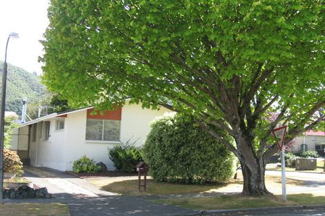 Photo of property in 25 Montana Road, Totara Park, Upper Hutt, 5018