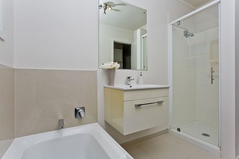 Photo of property in 2/22 Gordon Avenue, Milford, Auckland, 0620