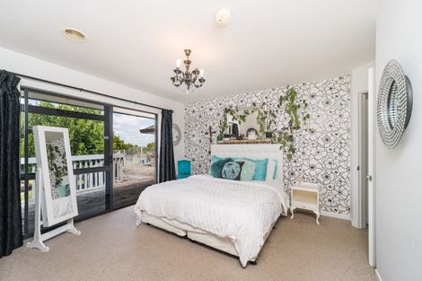 Photo of property in 49 Schnell Drive, Kelvin Grove, Palmerston North, 4414