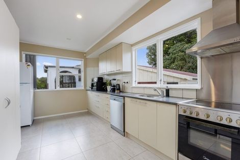 Photo of property in 9 Grimshaw Place, Henderson, Auckland, 0612