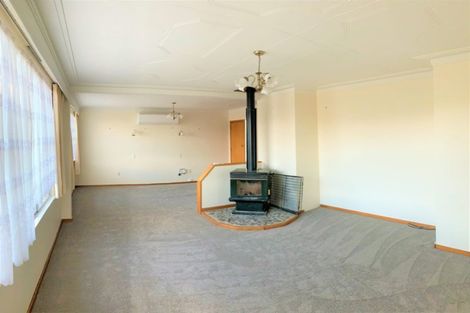 Photo of property in 17 Pioneer Crescent, Helensburgh, Dunedin, 9010